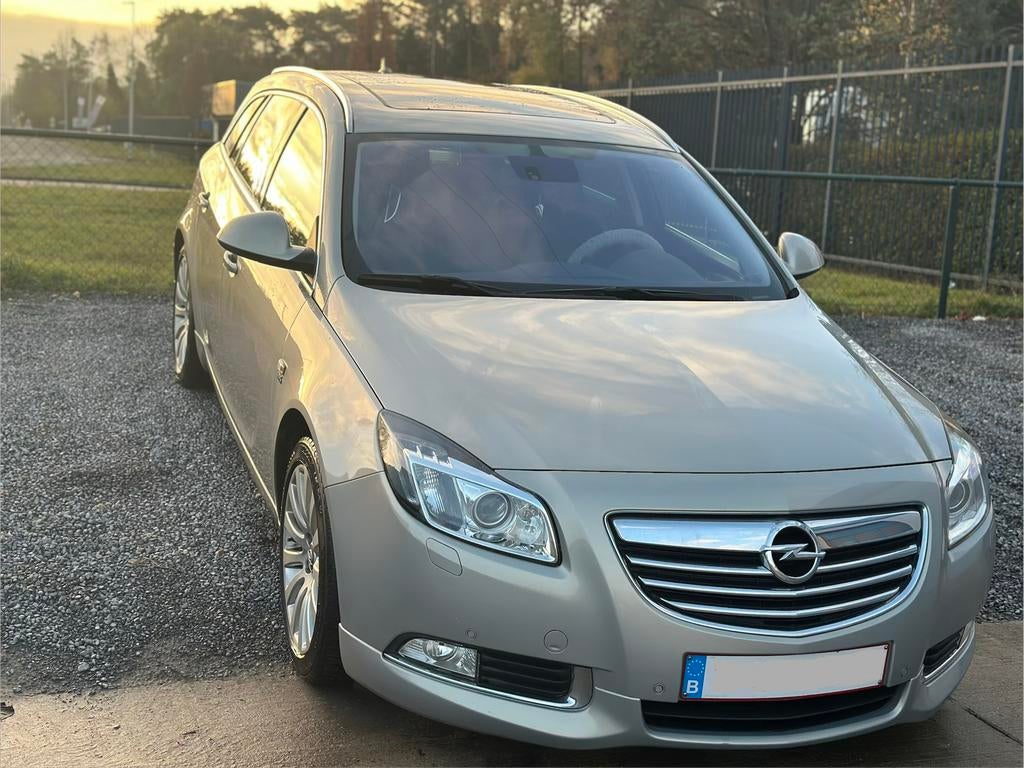 Opel Insignia A Full Options, Autos, Euro 5, Boîte manuelle, Entretenue par le concessionnaire, 96 kW