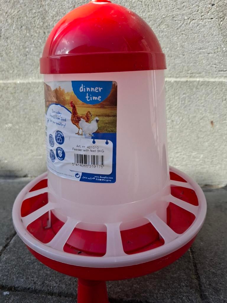 Voederbak voor kippen, Ophalen