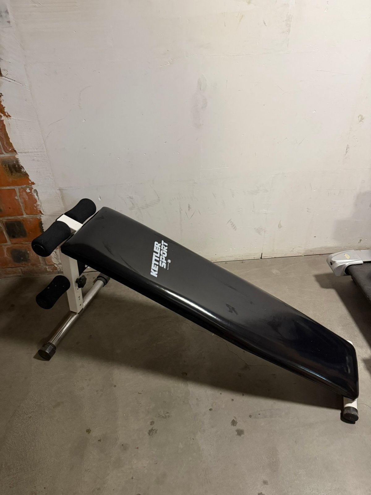 Kettler Sport buikspierbank / sit-up bench, Ophalen, Zo goed als nieuw, Benen