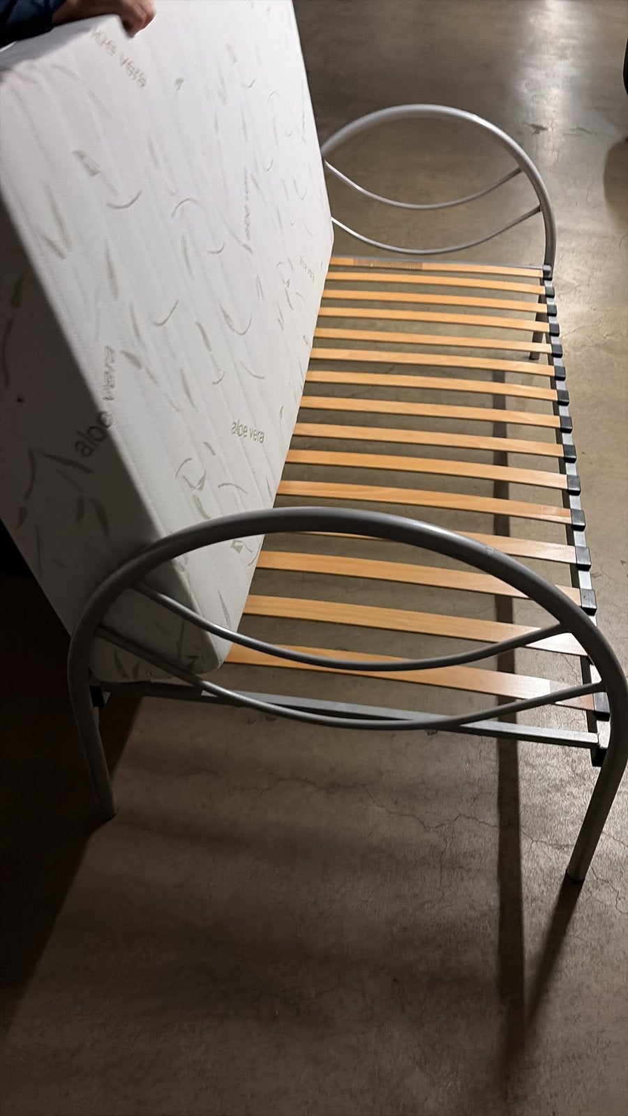 bed, Enlèvement