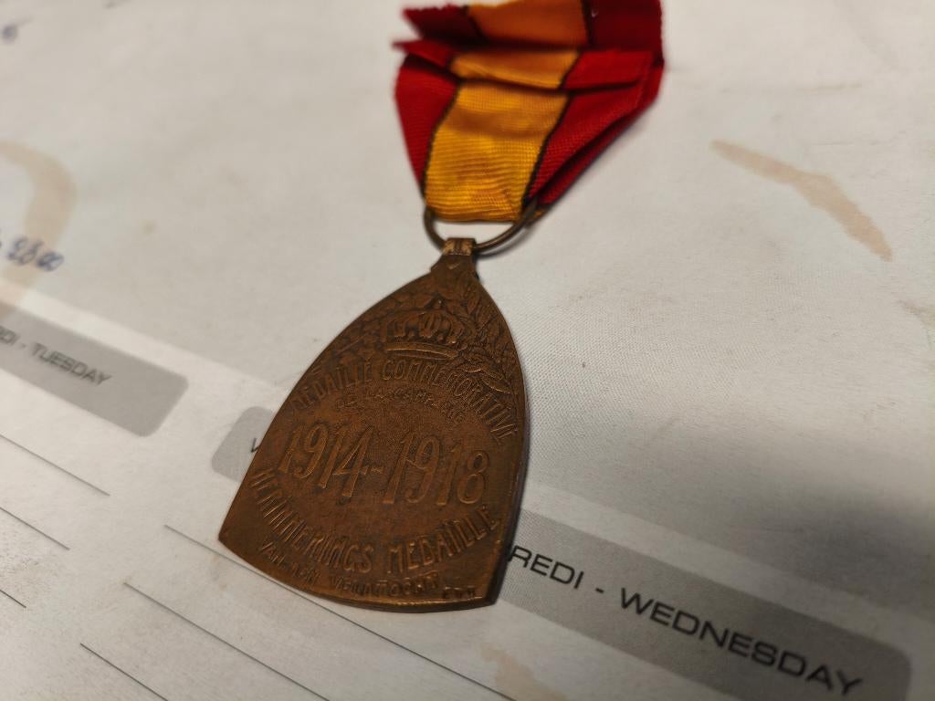 Medaille oorlog, Enlèvement ou Envoi, Armée de l'air, Ruban, Médaille ou Ailes