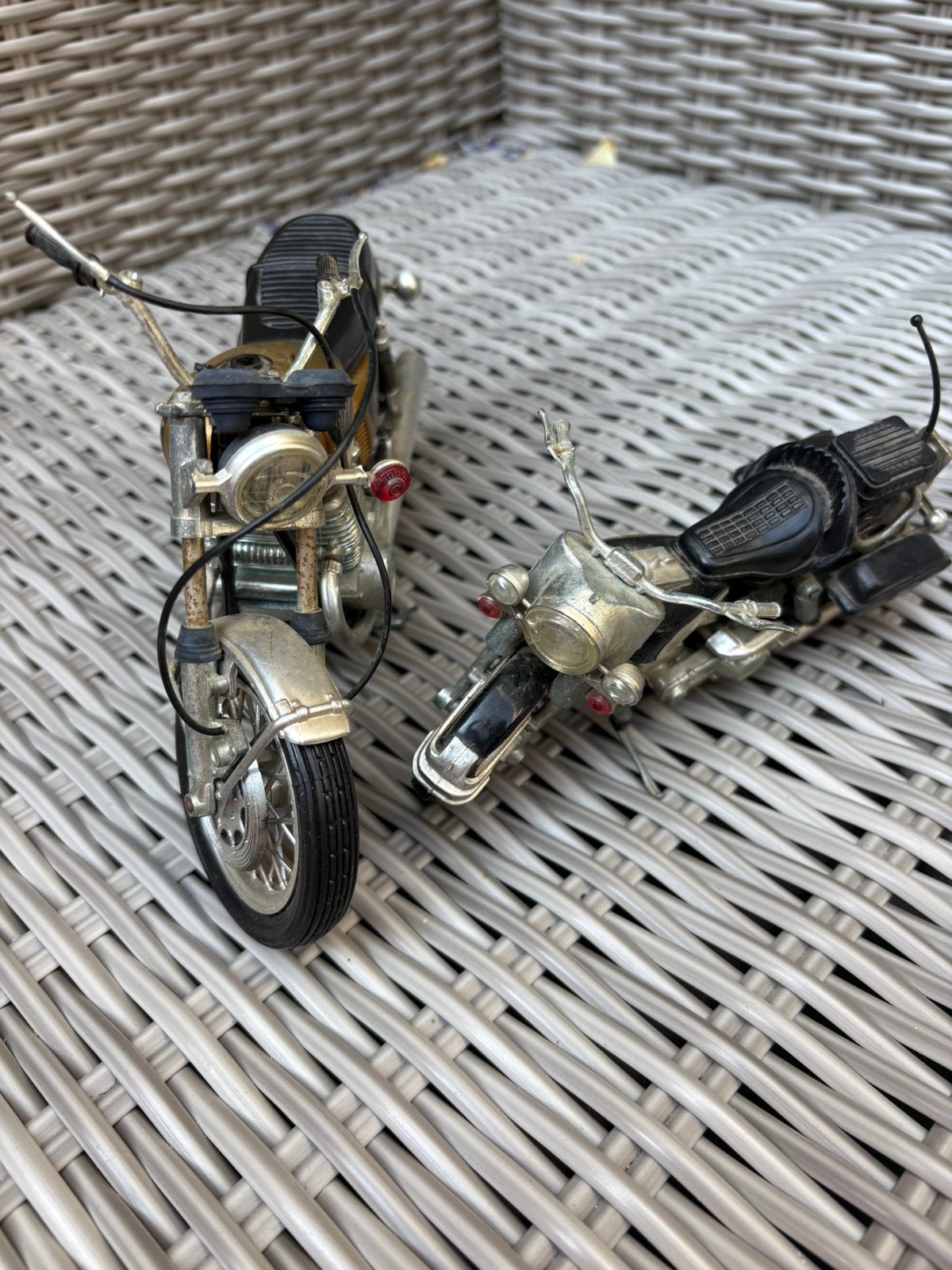 Lot de 2 motos miniatures vintage Harley-Davidson & Yamaha, Ophalen, Gebruikt