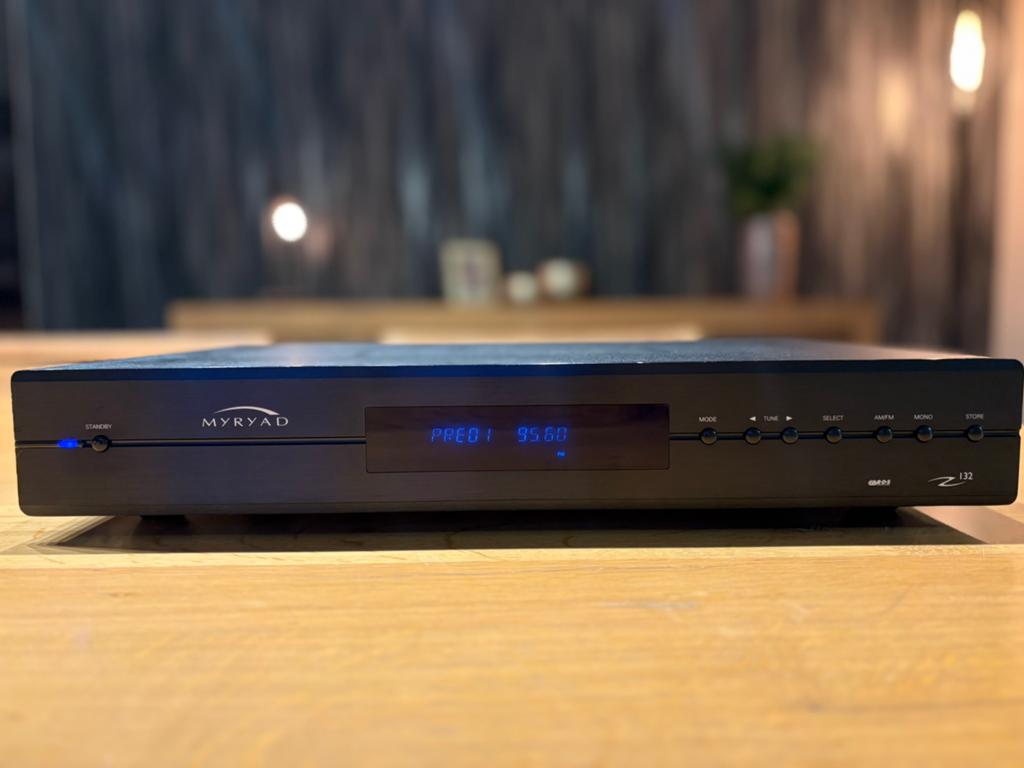 MYRYAD Z 132 tuner, Audio, Tv en Foto, Tuners, Ophalen, Zo goed als nieuw