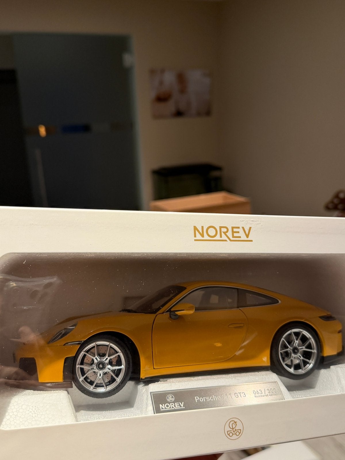 1 of 300 Norev Porsche GT3 Touring, Enlèvement ou Envoi, Comme neuf, Norev