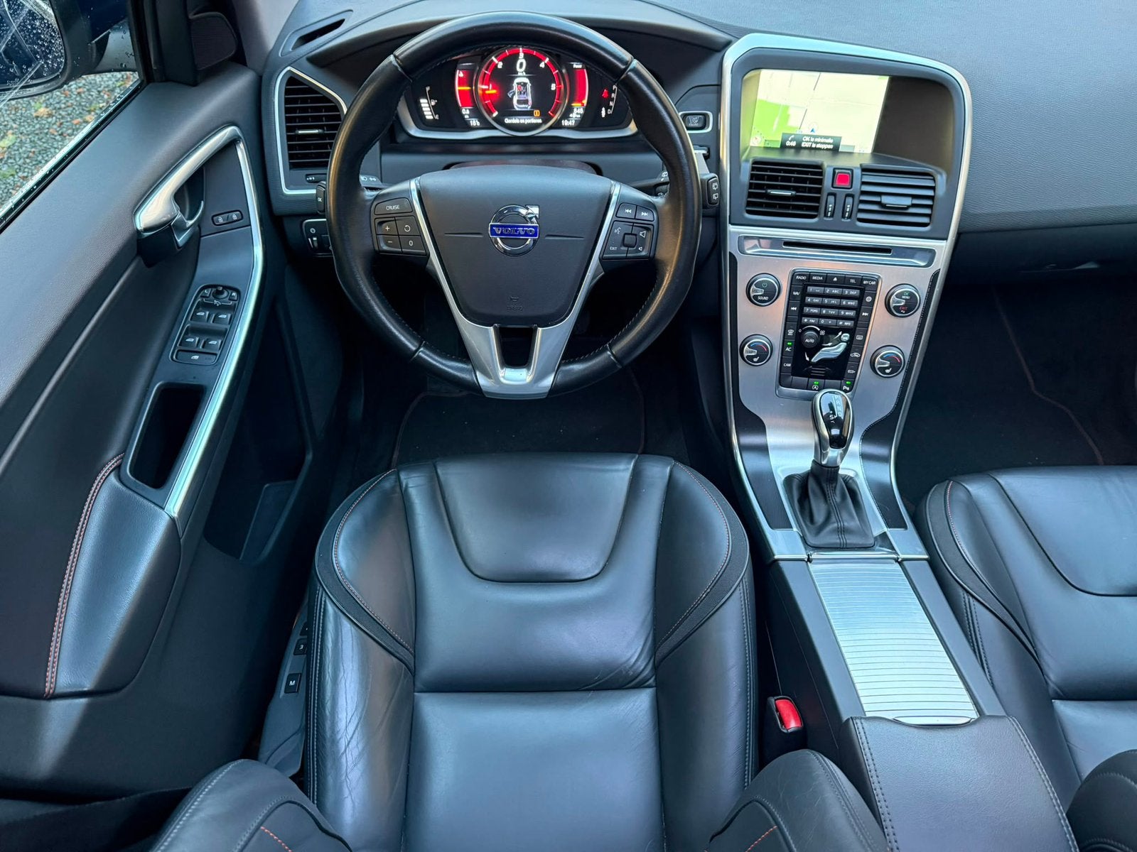 Volvo XC60 2.0D4 - Ocean Race / Automaat - 99.000KM - Pano, Auto's, Automaat, Dealer onderhouden, Euro 6, Blauw