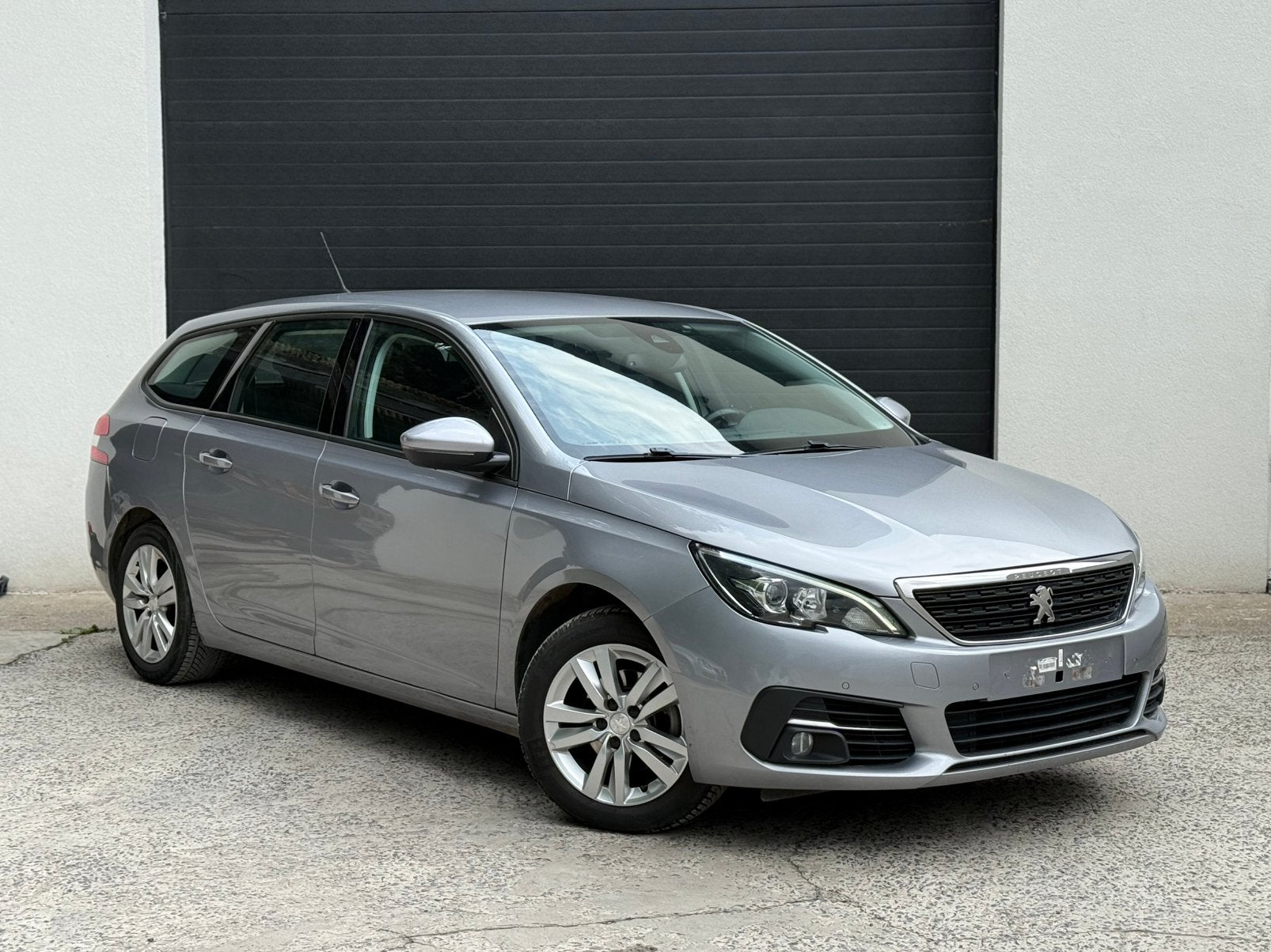 PEUGEOT 308 1.5 HDI AUTOMAAT CAMERA KLAAR VOOR INSCHRIJVING, Autos, Argent ou Gris, Achat, Euro 6, Entreprise