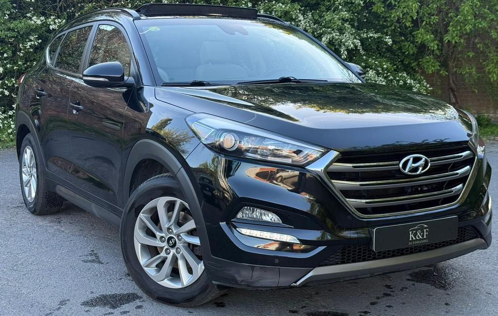 Hyundai Tucson 1.7CRDI met panoramadak 12/2015, Auto's, Voorwielaandrijving, 4 cilinders, Zwart, Bedrijf