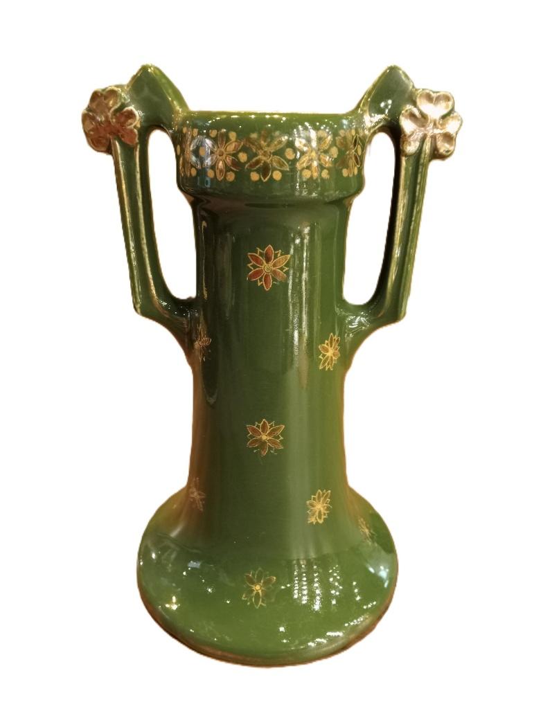 Art Nouveau keramische vaas bloemen in reliëf., Ophalen of Verzenden