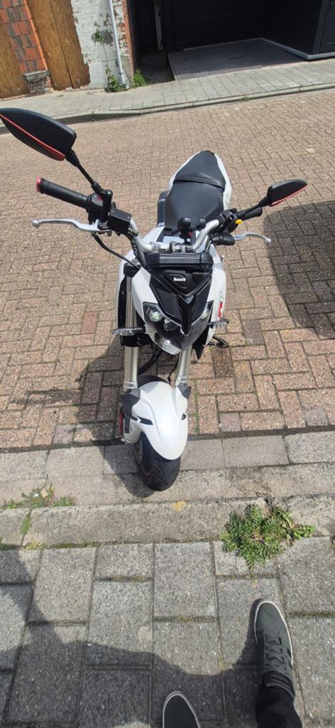 Verkoop bij deze de benelli 125cc, Vélos & Vélomoteurs, Mini Bikes, Midi Bikes & Pit Bikes, Enlèvement