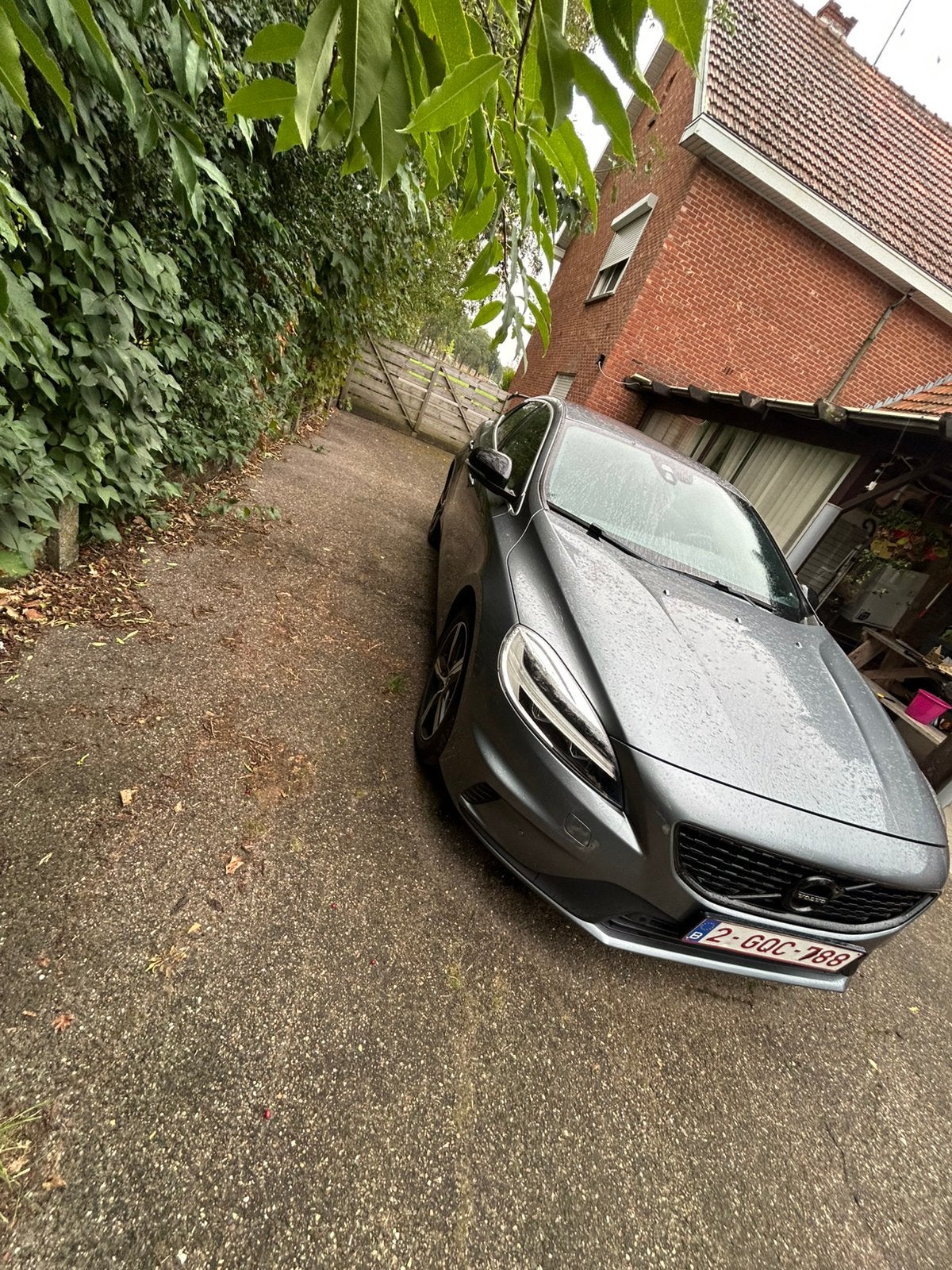 Volvo v40 t2 2.0l R Design, Voorwielaandrijving, Dealer onderhouden, Zwart, 4 cilinders