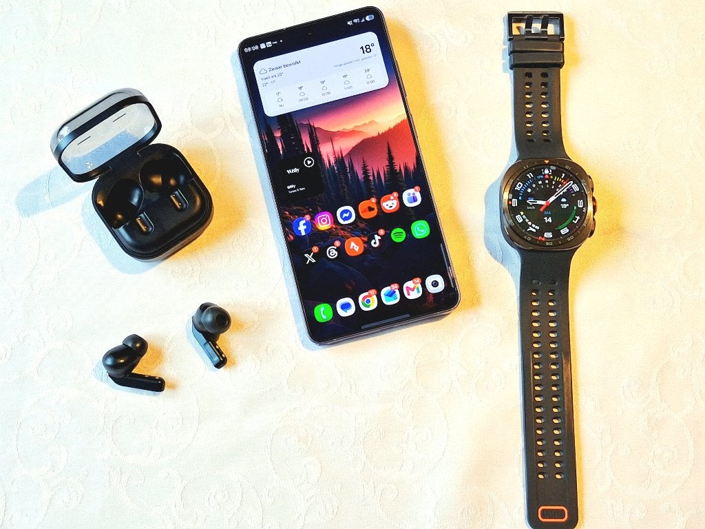S26 ultra + Galaxy watch ultra 2 + Samsung buds pro 4, Enlèvement, Comme neuf