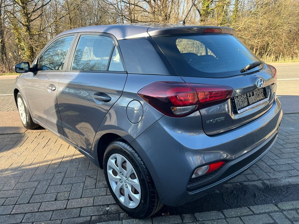 Hyundai i20 1.2i / 150.518 km / benzine, Autos, Entreprise, Noir, 5 portes, 130 g/km