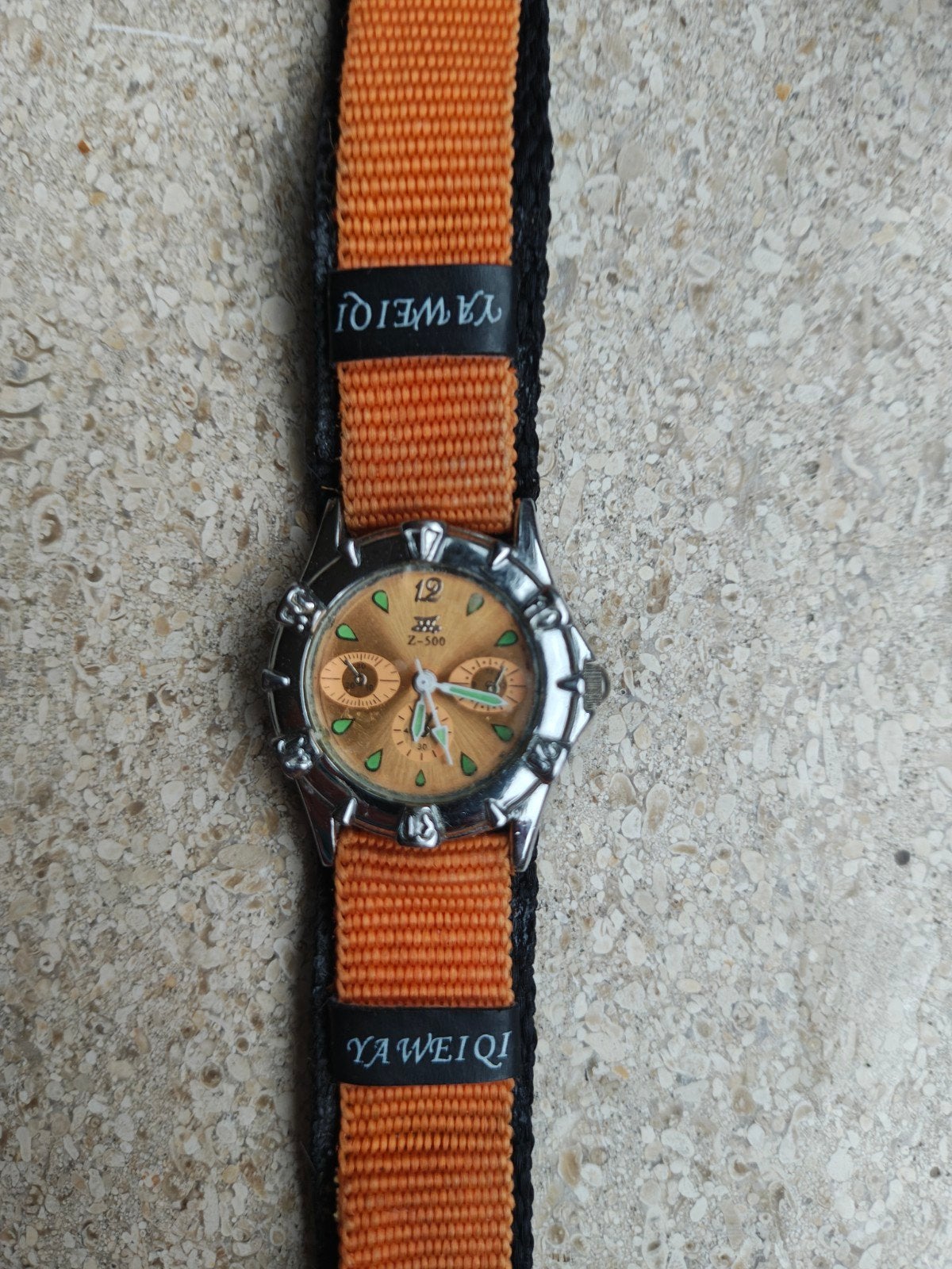 Sporthorloge van roestvrij staal, als nieuw, Ophalen of Verzenden, Conditie, Zo goed als nieuw, Oranje