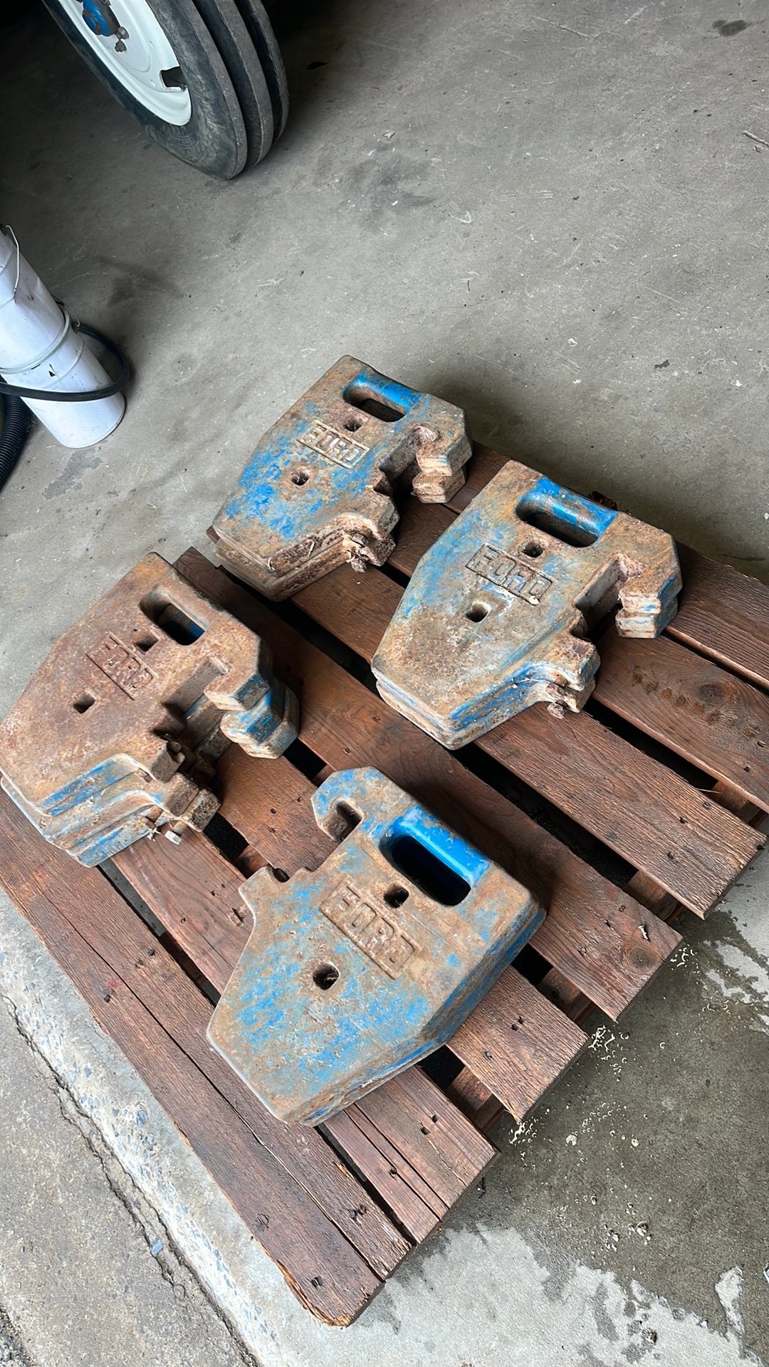 Gezocht Ford Front gewichten, Ophalen