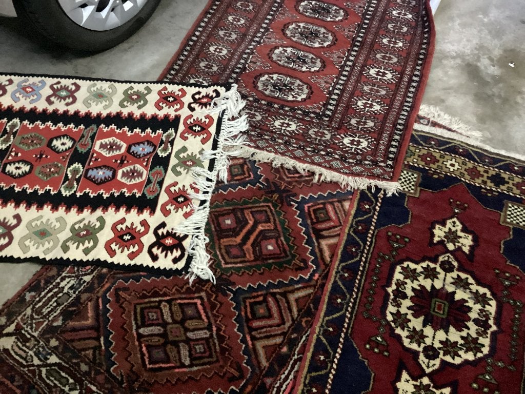 quatre petits tapis, dont trois d'Orient, Rouge, 100 à 150 cm, Enlèvement, Utilisé