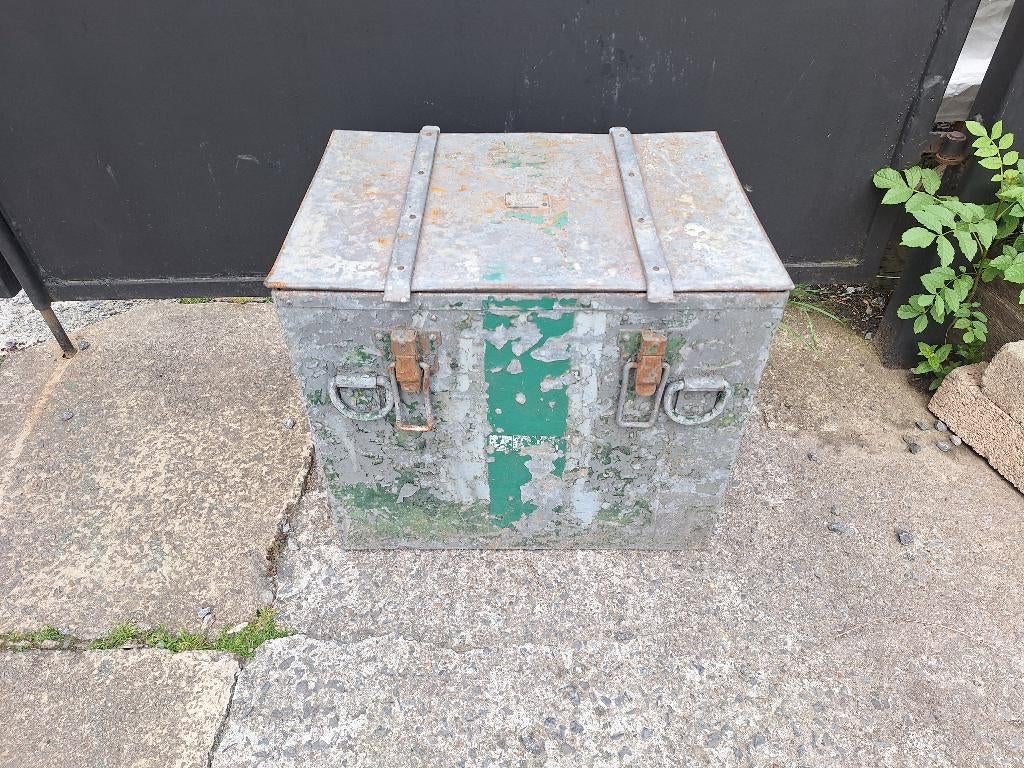 Insulator container cooking 1953, Enlèvement, Armée de terre, Caisse ou Géocache