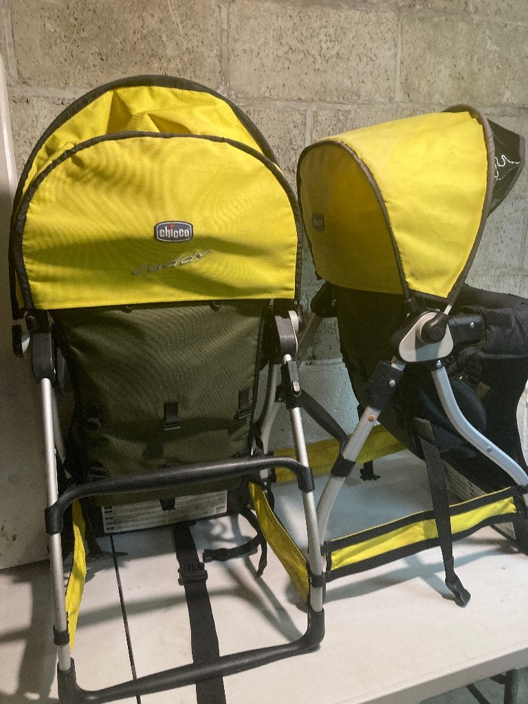 Porte-bébé dorsal de randonnée Chicco Caddy (2 disponibles), Porte-bébé, Comme neuf, Dos, Enlèvement