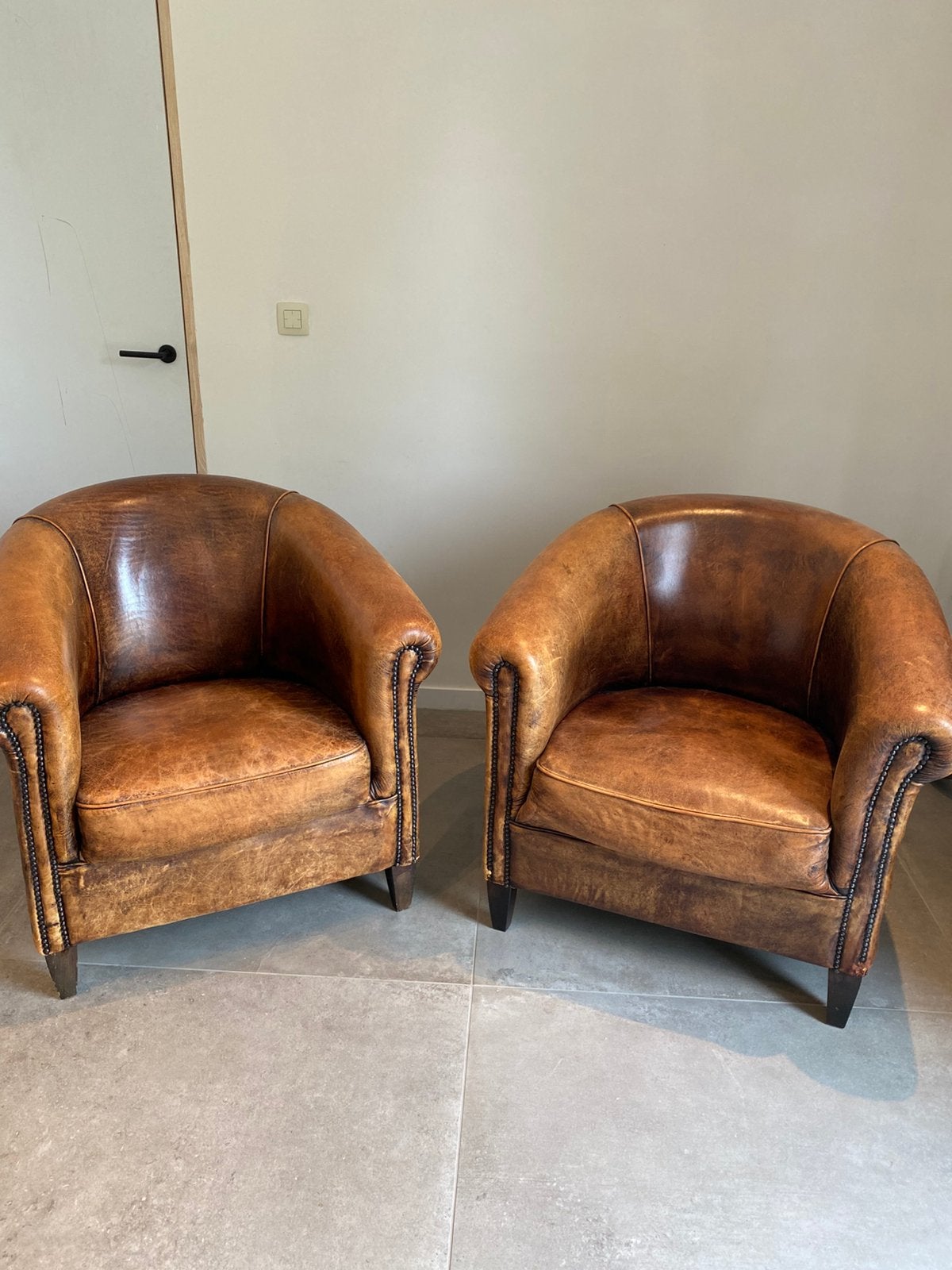 Twee lederen fauteuils, Huis en Inrichting, Fauteuils, Ophalen, Zo goed als nieuw
