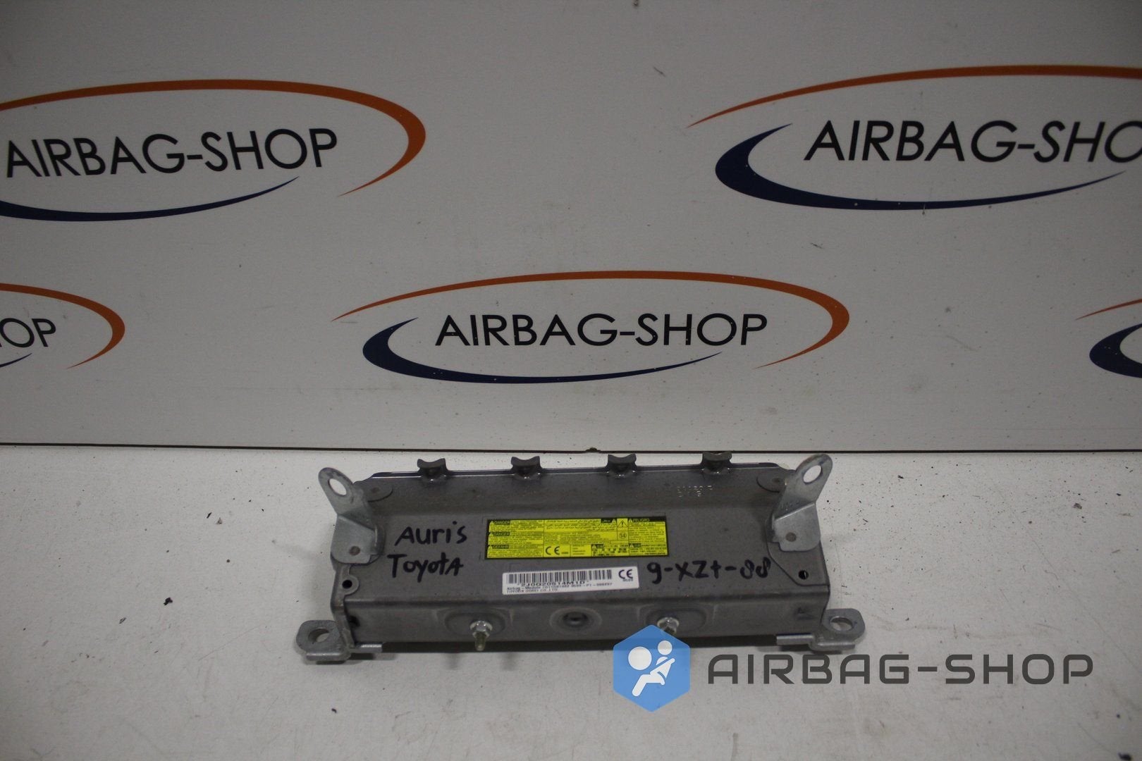 Toyota Auris Knieairbag Knie Airbag 2012 tm 2018 TG11D01002, Gebruikt, -, -, Ophalen of Verzenden