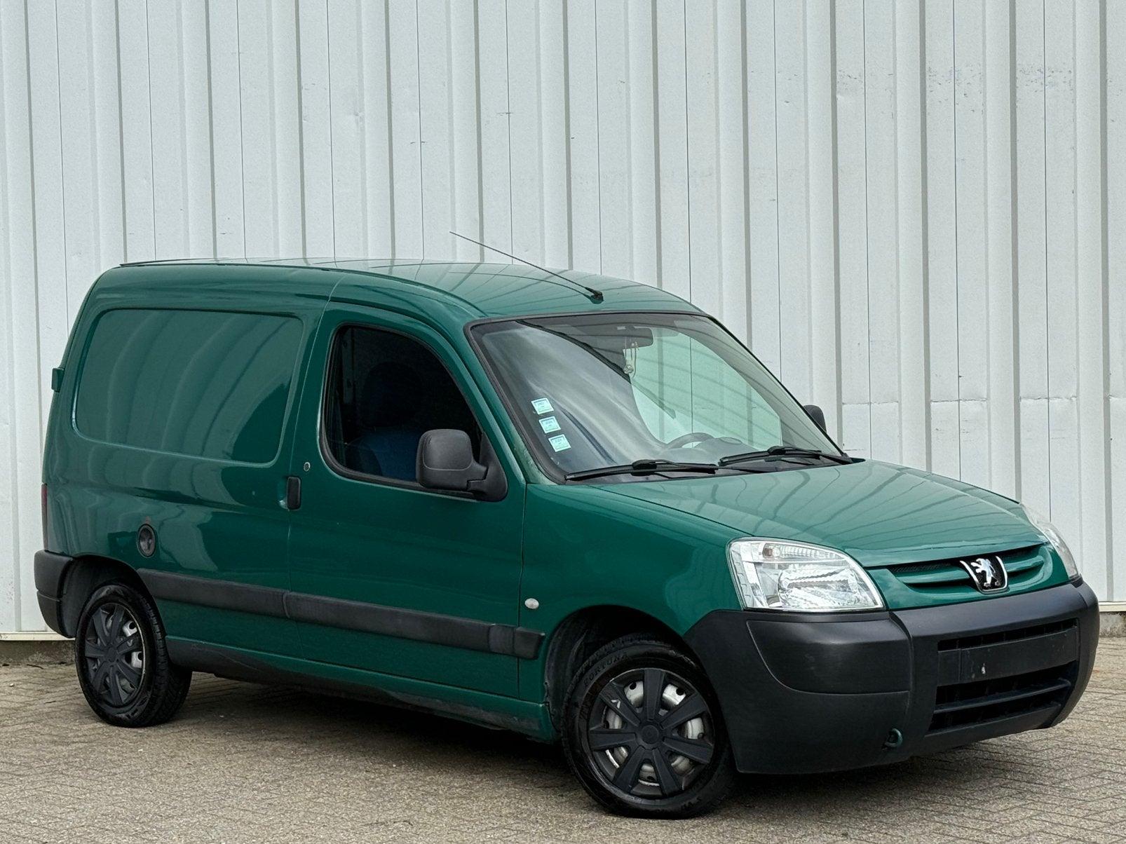 - Peugeot Partner 1.9 Diesel - BJ 2004 - 240 000 km - 51 KW, Autos, Camionnettes & Utilitaires, Achat, 4 portes, Entreprise, 2 places