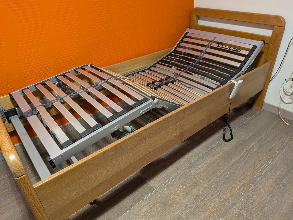 Bed met verstelbare lattenbodem., Ophalen, Verstelbaar, 90 cm, Eenpersoons