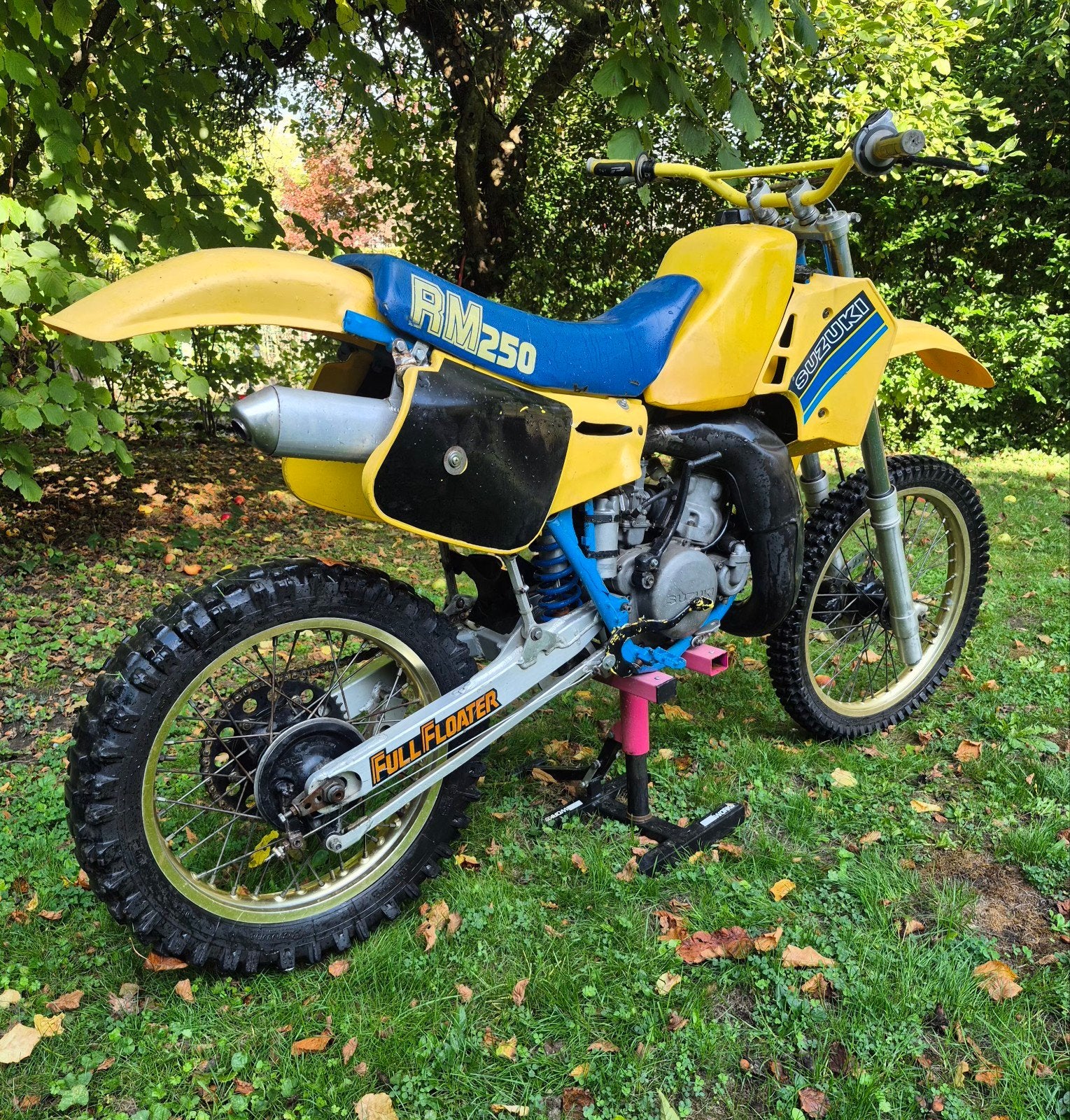Suzuki RM 250 1984 + pièces, Motos, Occasion, Particulier, Moto de cross, 1 cylindre
