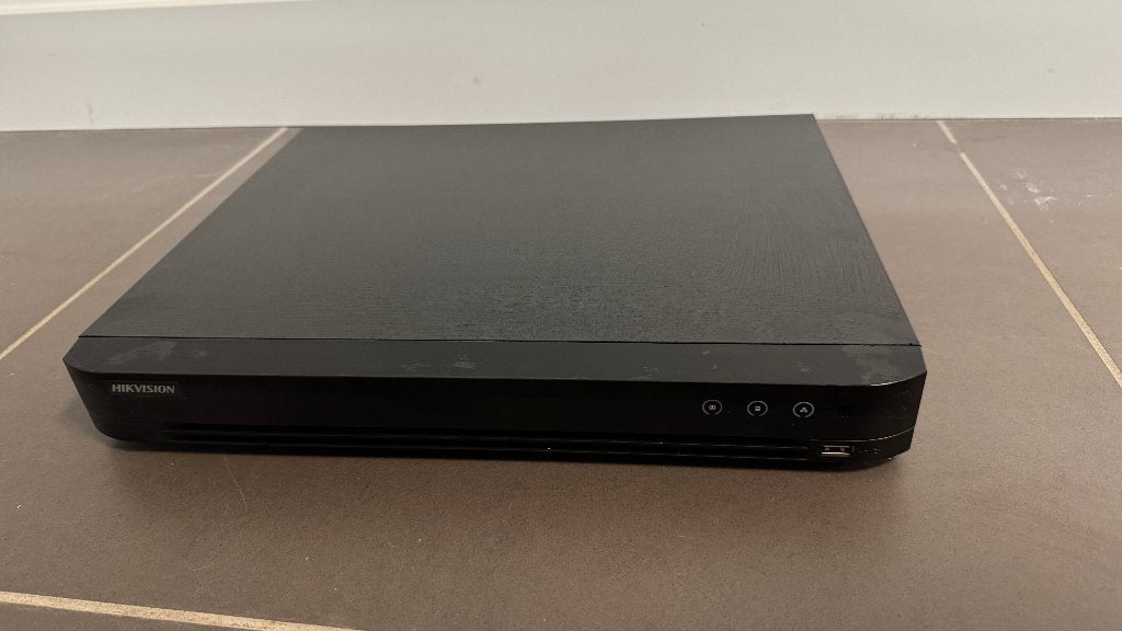 Hikvision DS-7216HUHI-K2/P Hybride DVR 16 kanaals PoC, Enlèvement ou Envoi, Utilisé, Caméra extérieure