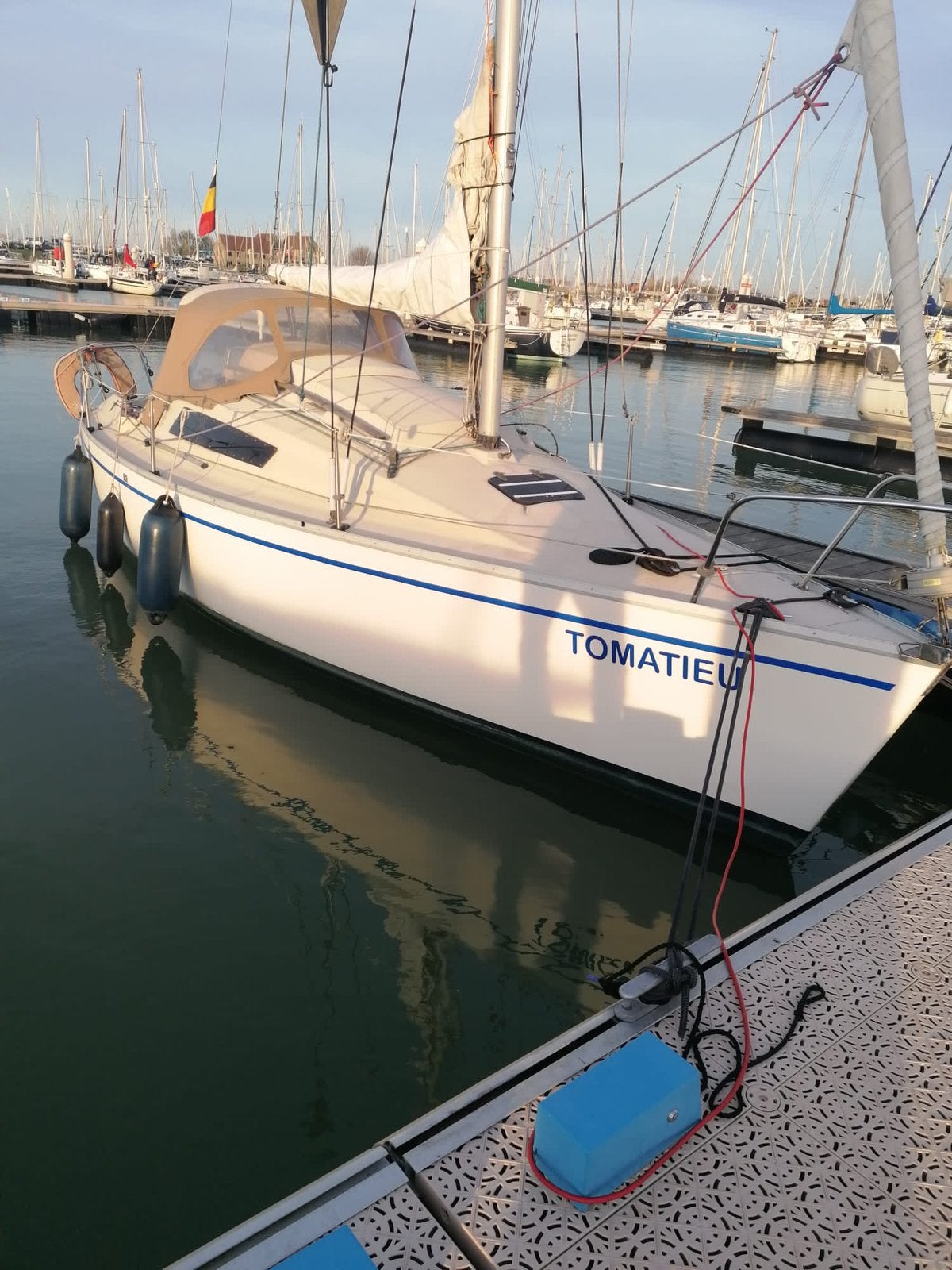 VOILIER BENETEAU FIRST 24, Sports nautiques & Bateaux, Voiliers à cabine & Voiliers, Utilisé, Voilier à moteur (motorsailer), Beneteau