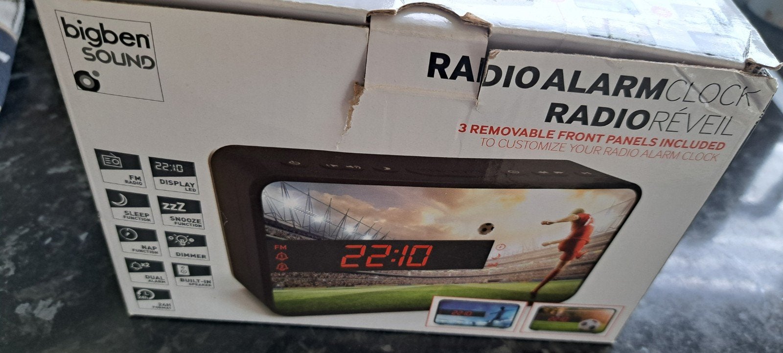 Radio avec différents écrans, Enlèvement