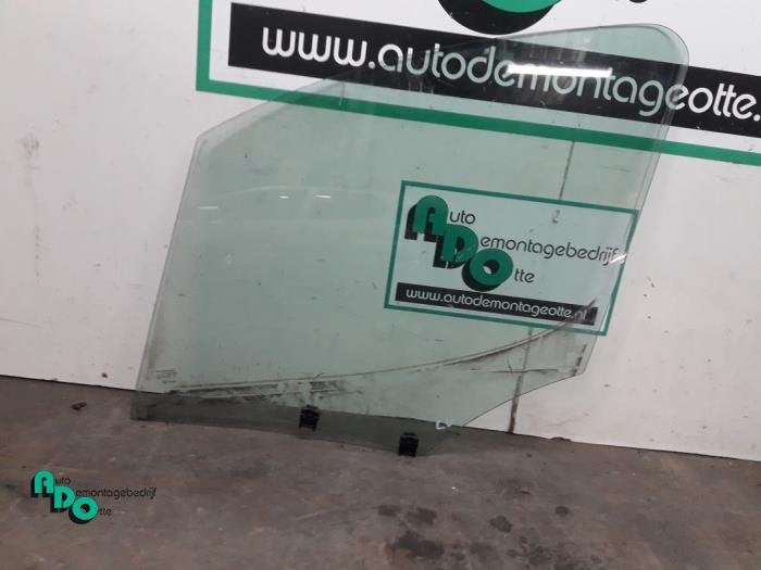 Vitre portière 2portes gauche d'un Peugeot Partner (Partner, -, 3 mois de garantie, Utilisé, -