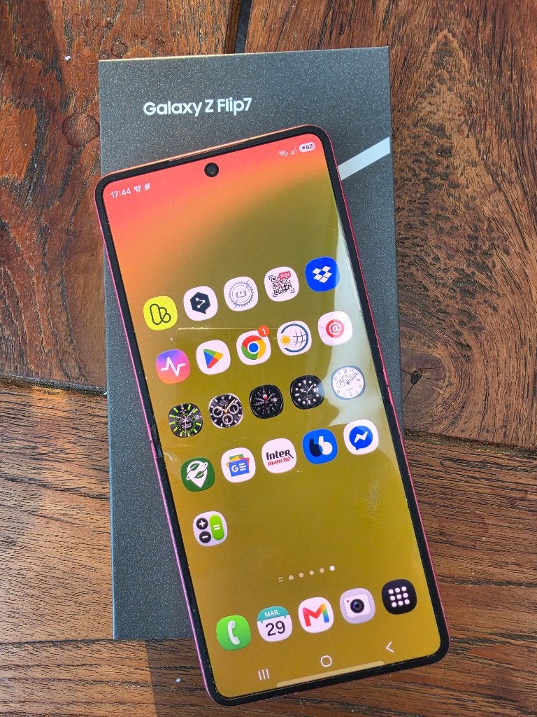 SAMSUNG z flip 7 Etat neuf garantie 22/05/28, Autres couleurs, Comme neuf, Enlèvement, Sans simlock