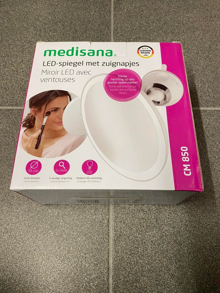 Medisana - ledspiegel met zuignap, Ophalen of Verzenden, Zo goed als nieuw