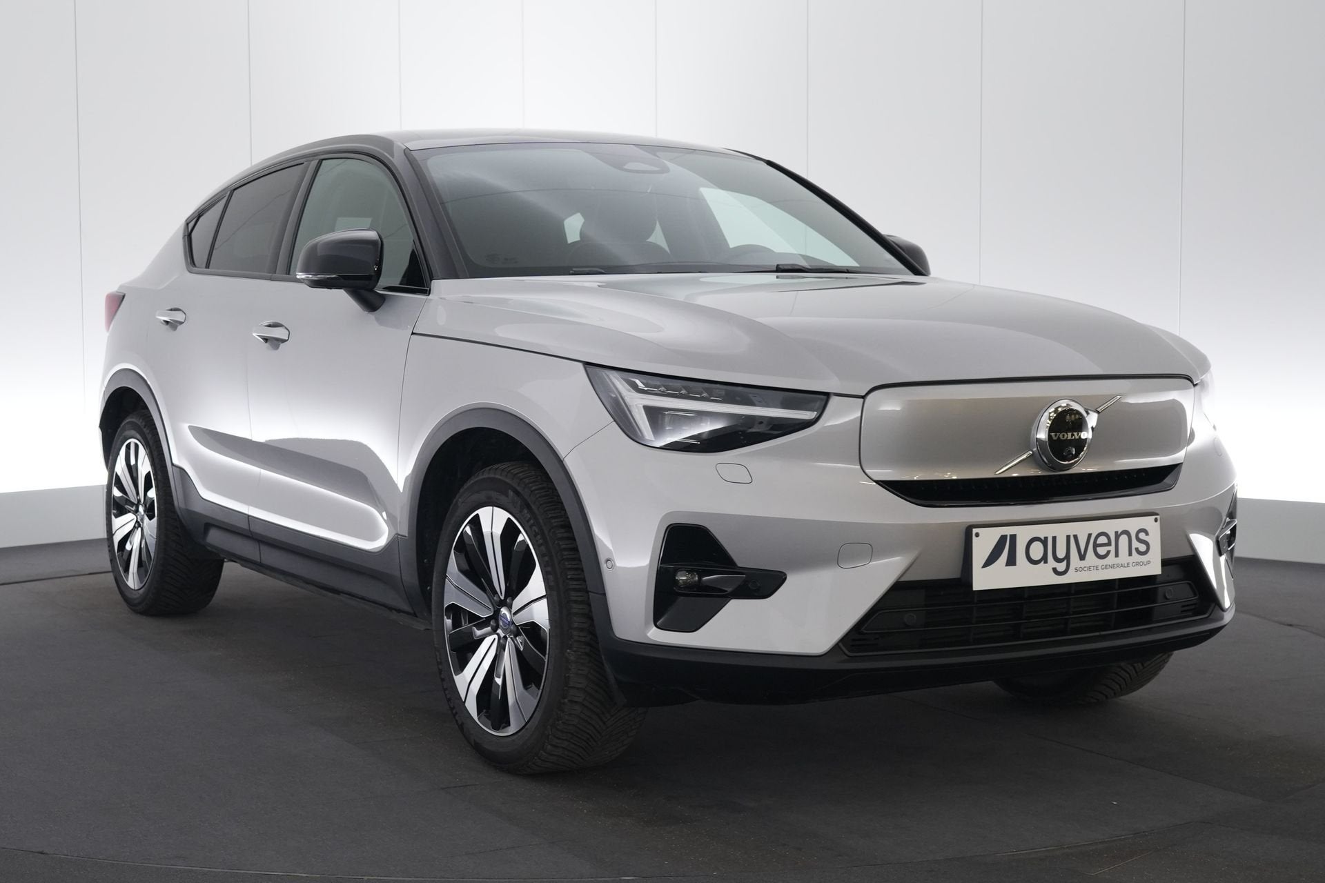 (2CMM206) VOLVO C40, Autos, https://public.car-pass.be/vhr/78adc4ca-a399-44eb-956c-533b4dbea9c1, Argent ou Gris, Achat, 408 ch