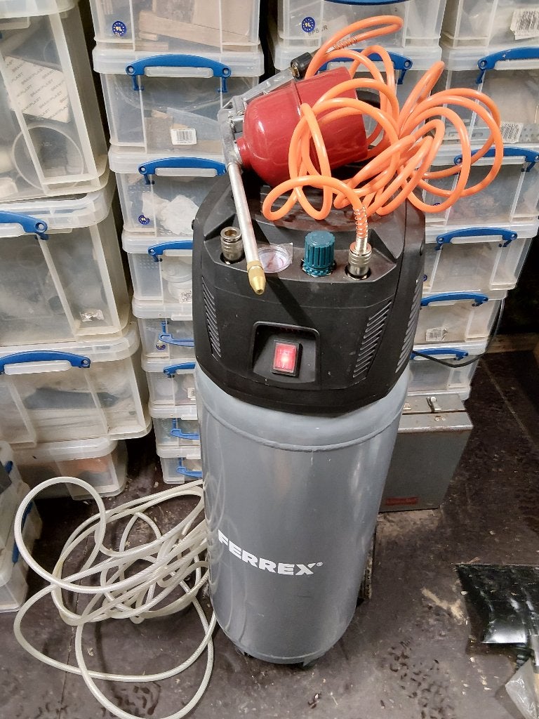Compresseur Ferrex DX50V 50 litres, Moins de 200 litres/min, Comme neuf, Enlèvement, 6 à 10 bars