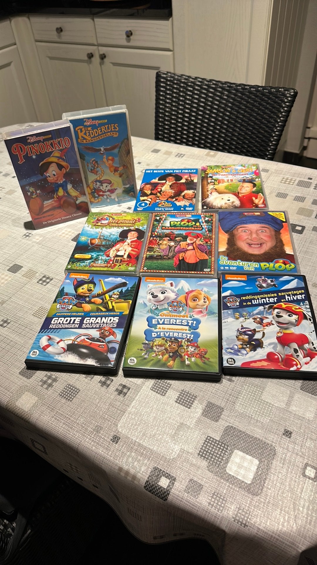 8 DVD en 2 video films, Cd's en Dvd's, Ophalen, Zo goed als nieuw