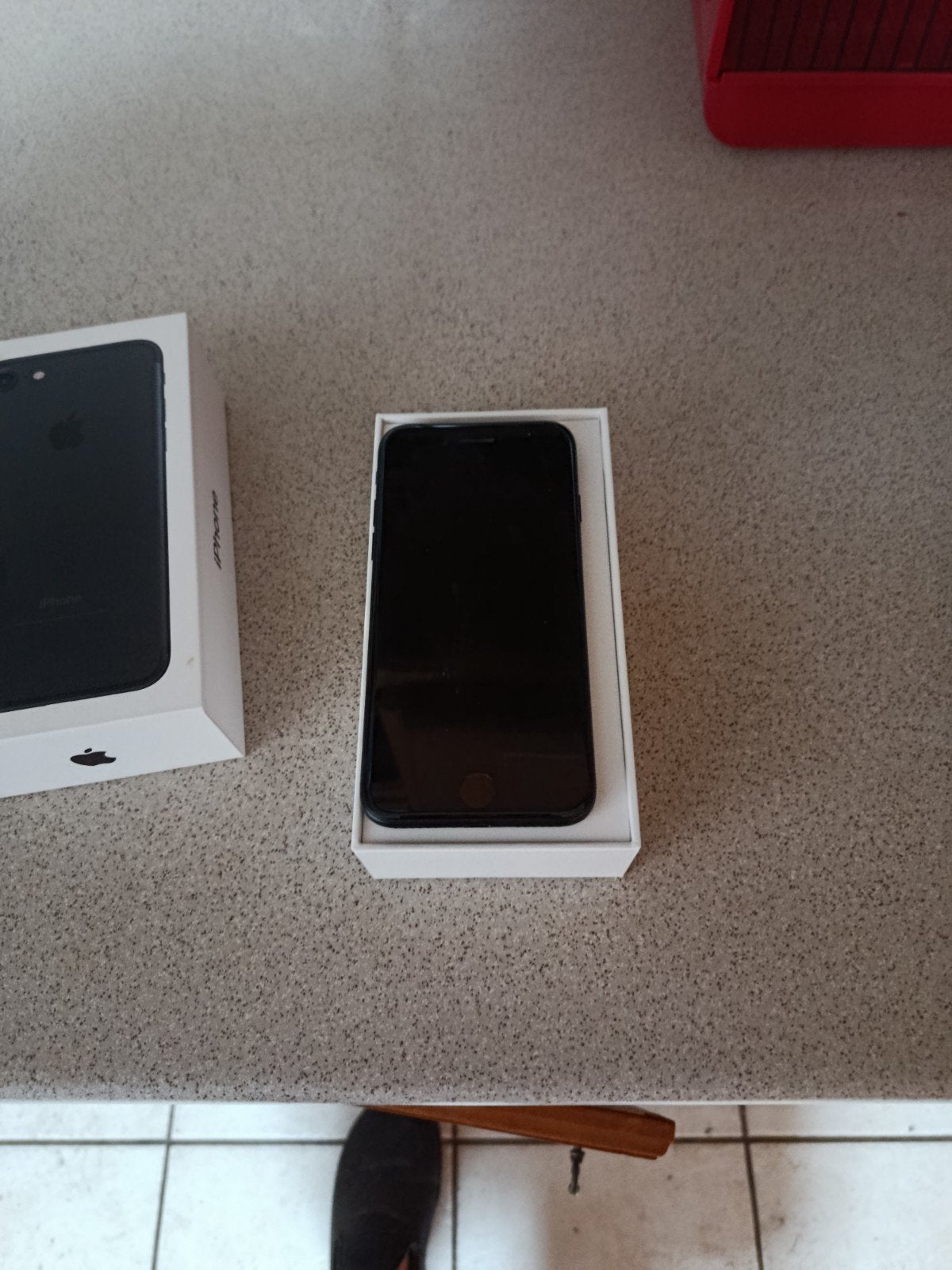 À vendre : un iPhone 7 avec 64 Go de stockage noir. Le, Télécoms, Enlèvement ou Envoi, Noir, IPhone 7