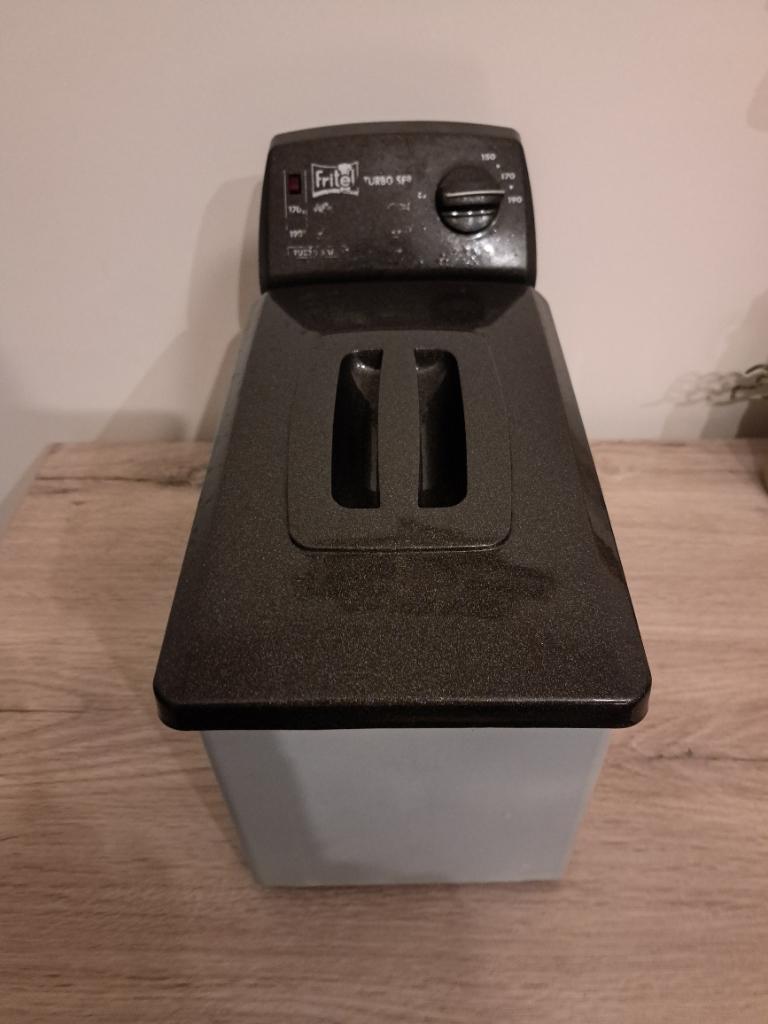Friteuse, 1 tot 2 liter, Ophalen, Gebruikt, Uitneembare binnenpan