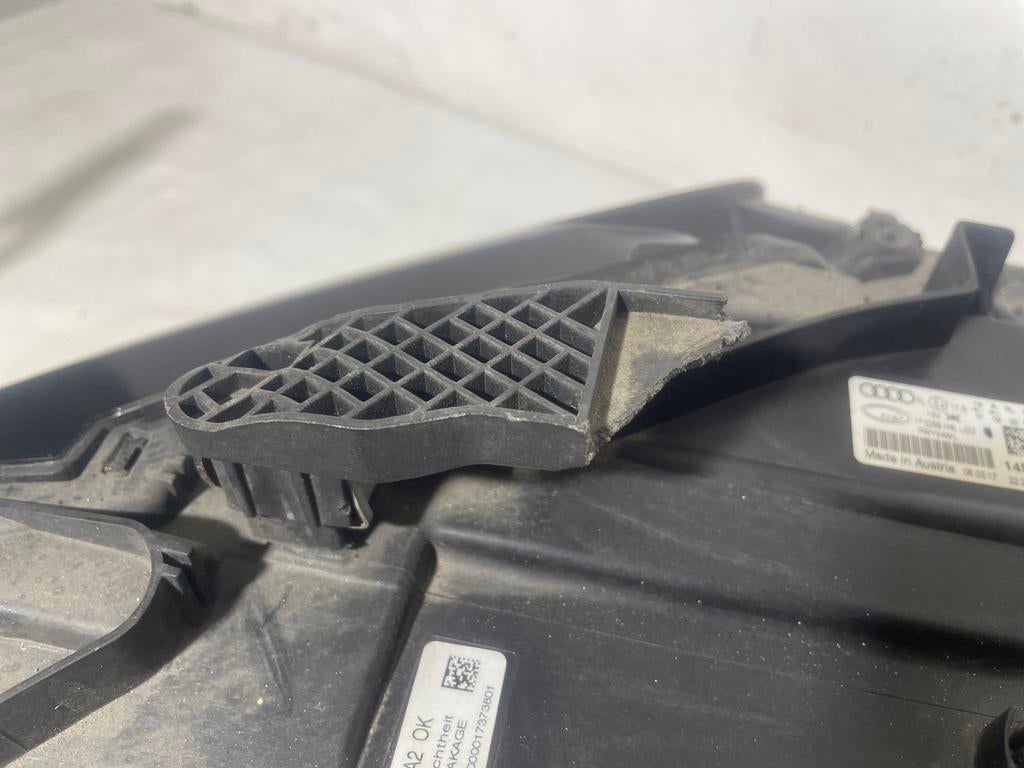 Phare droit Audi Q3 8U0941006C, Audi, Enlèvement, Utilisé