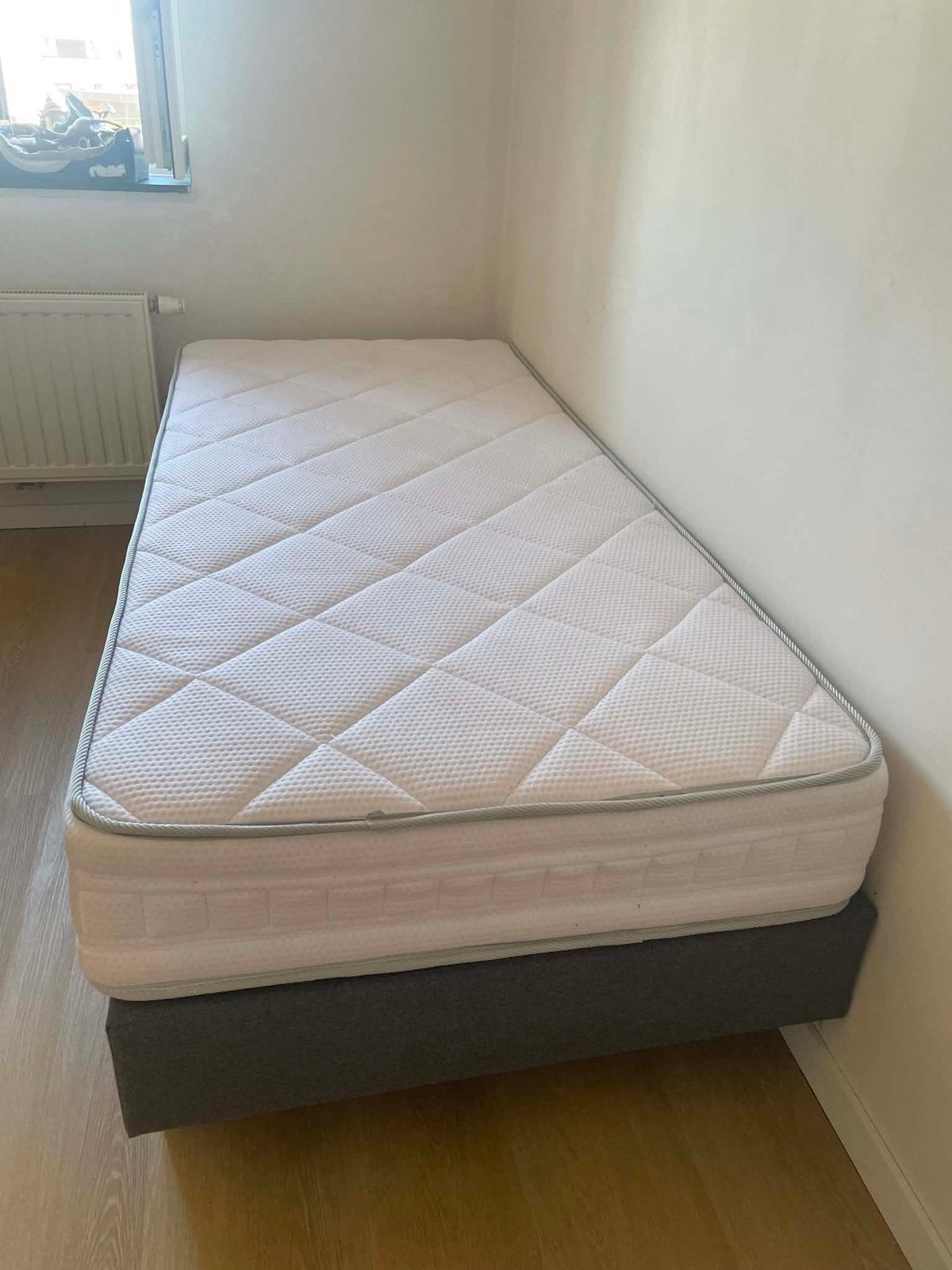 Zo goed als nieuwe 1-persoons boxspring (90x200) incl matras, Huis en Inrichting, Slaapkamer | Boxsprings, Ophalen, Zo goed als nieuw