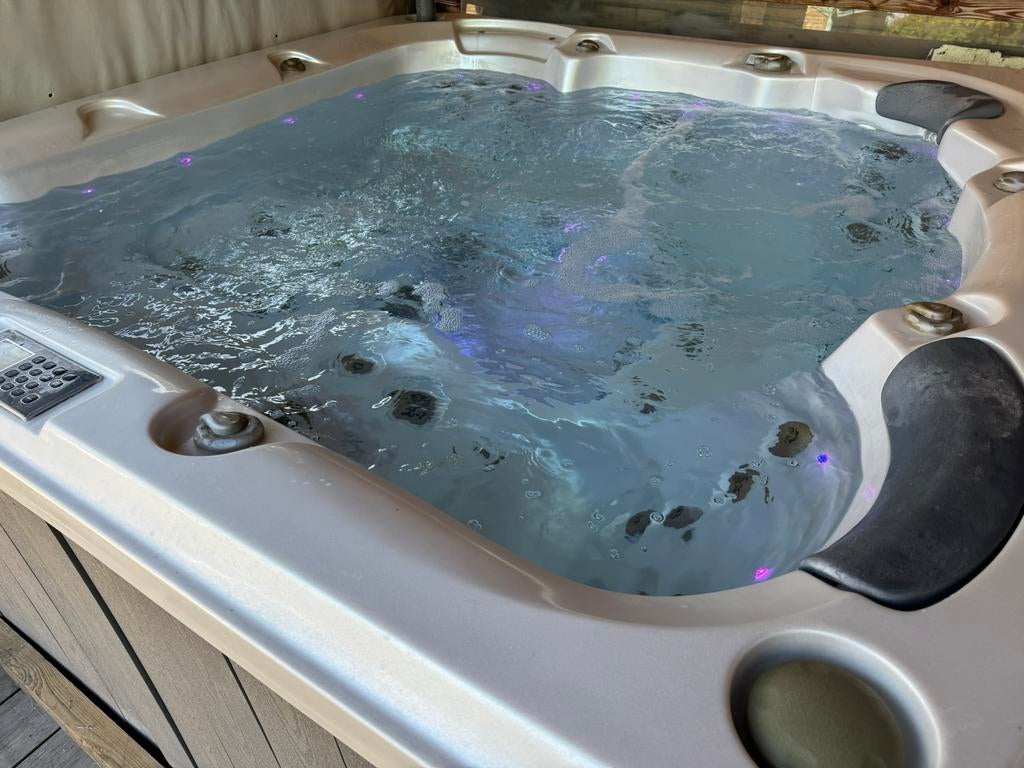 Jacuzzi, Tuin en Terras, Bubbelbaden en Hottubs, Ophalen, Gebruikt, Trap, Vast