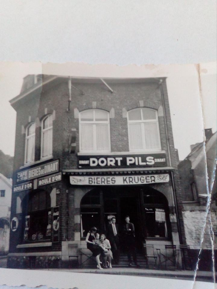 Reproduction photo d'un café de Dinant., Audio, Tv en Foto, Ophalen of Verzenden, Nieuw