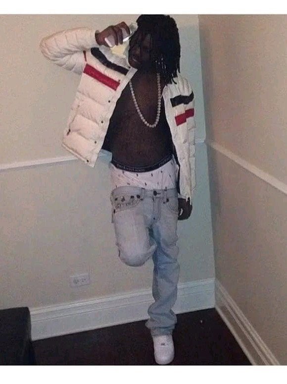 Moncler Menuire x Chief Keef "Close That Door" Jas replica, Moncler, Wit, Ophalen of Verzenden, Zo goed als nieuw