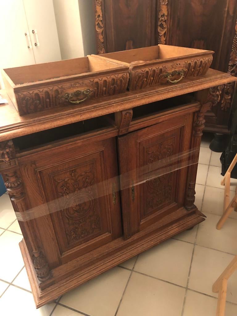 Kast commode, Enlèvement