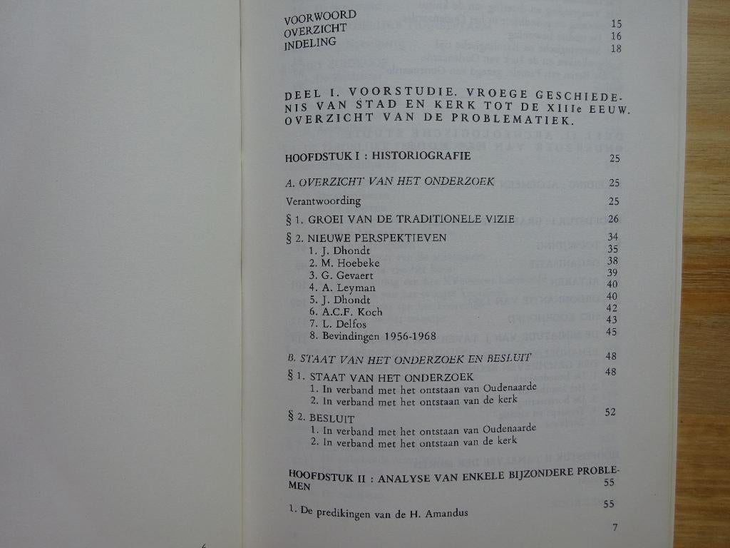 Sint-Walburgakerk te Oudenaarde, studie 1976, Livres, Enlèvement ou Envoi, 19e siècle, Comme neuf, Patrick Devos