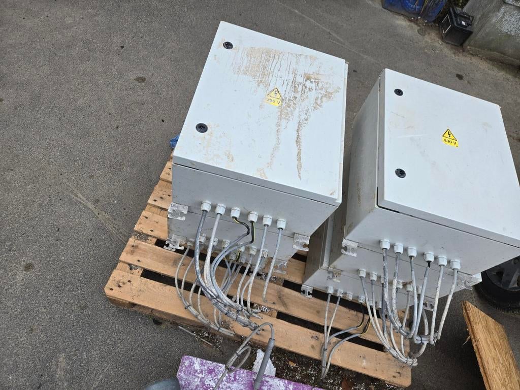 Electriciteitskasten met transfos 220-24volt, Doe-het-zelf en Bouw, Ophalen