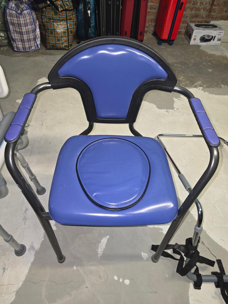 CHAISES PERCÉ