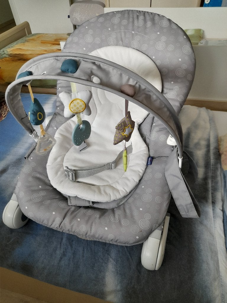 wipstoeltje chico met verkleinkussen, Enfants & Bébés, Relax bébé, Utilisé, Avec ceinture(s), Chaise rebondissante, Enlèvement