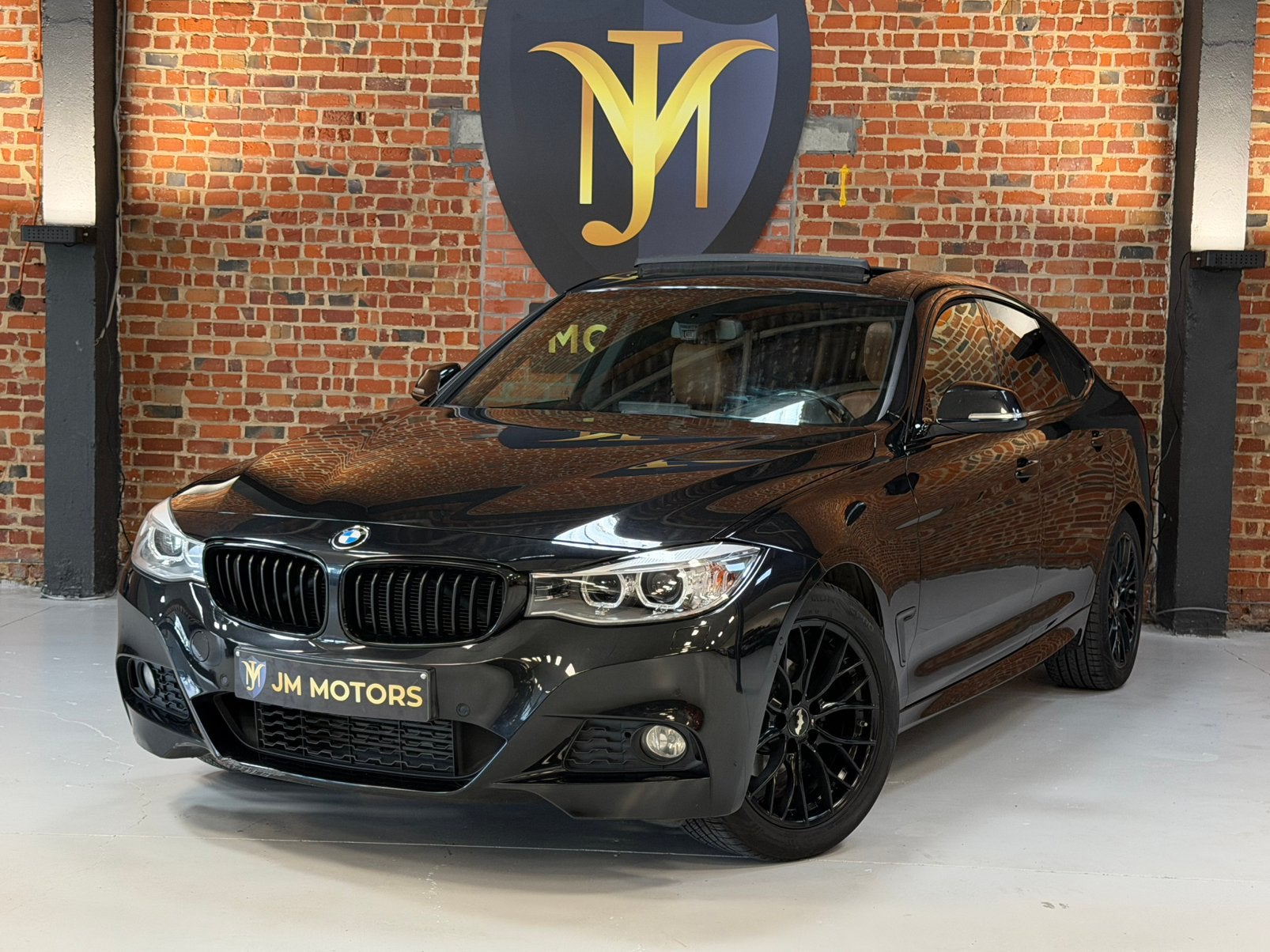 BMW 320i GT | M-Pack | Panodak | LED | Euro 6b, Autos, Cuir, Achat, https://public.car-pass.be/vhr/9e5fe7a8-991d-413a-b45e-efc8bf6eee6f