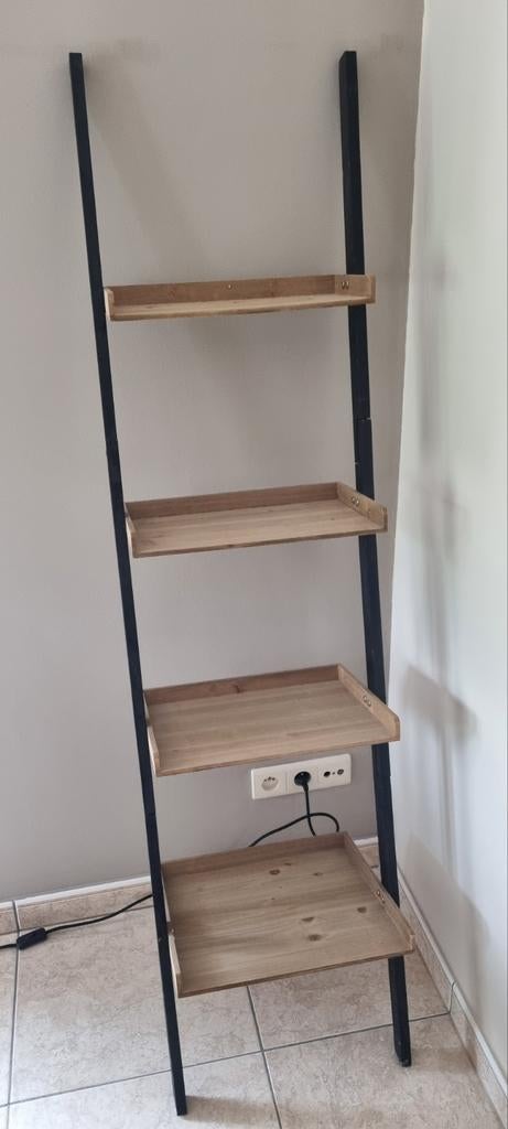 Wandrek met 4 leggers, Huis en Inrichting, Ophalen