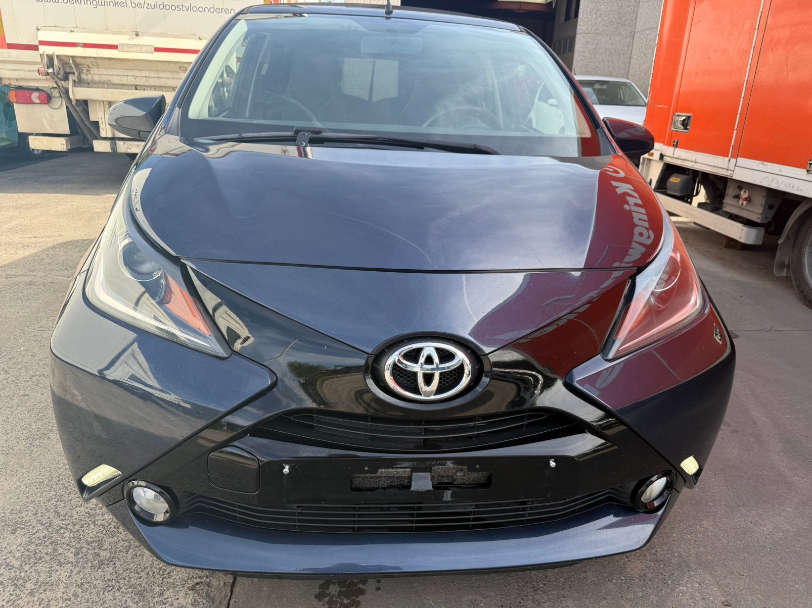 Toyota Aygo 2015 avec 5 portes Airco Excellent état!, Autos, Achat, Entreprise, 5 portes, Caméra de recul